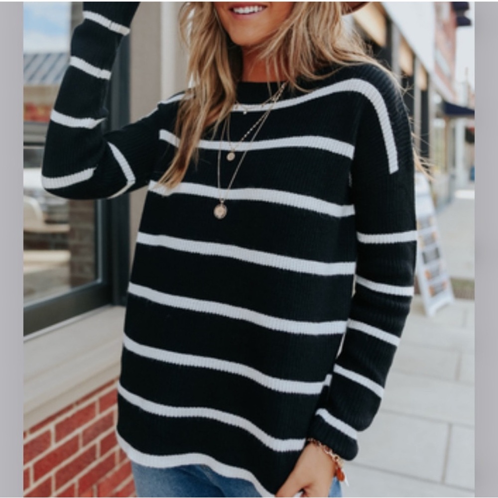 Black And White Stripe Crew Neck Pullover Sweater